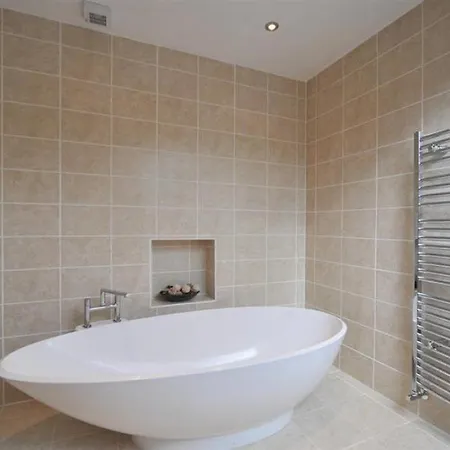 Ashton House Holiday home *